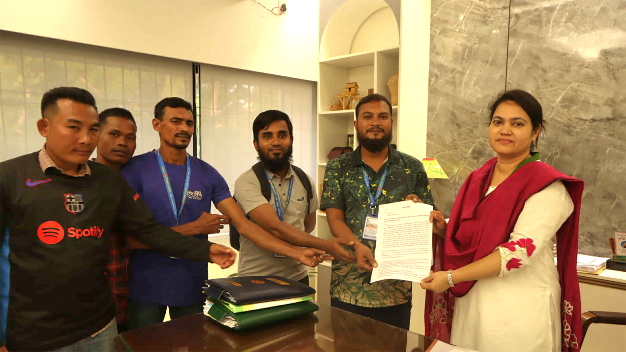 থানচির বন্ধ থাকা পর্যটন কেন্দ্রগুলো খুলে দেয়ার দাবিতে স্মারকলিপি