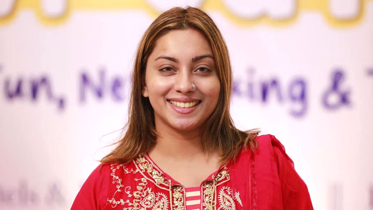 আলোচিত মডেল মেঘনা আলম