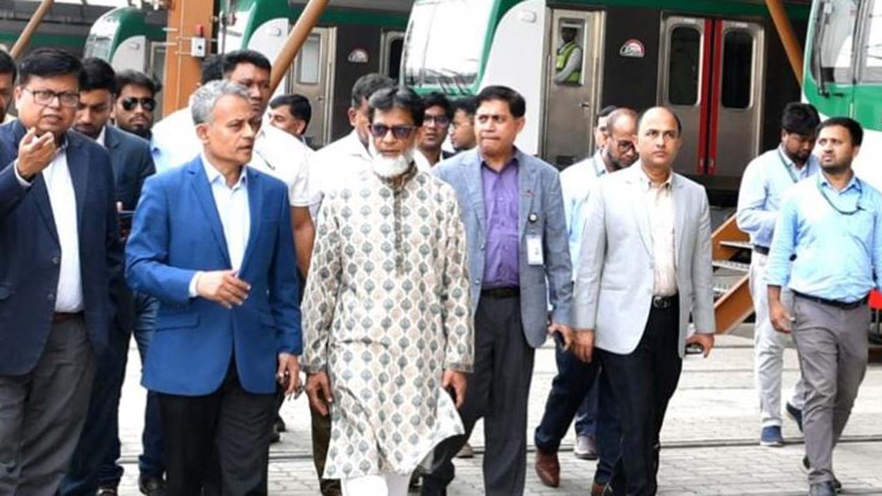 দিয়াবাড়ি মেট্রোরেল ডিপো পরিদর্শন করেন সড়ক পরিবহন ও সেতুমন্ত্রী শেখ রবিউল আলম