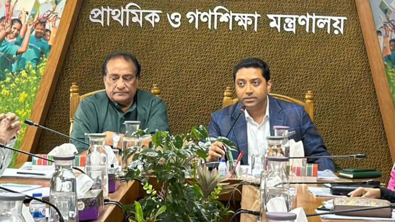 আলোচনা সভায় প্রতিমন্ত্রী ববি হাজ্জাজ
