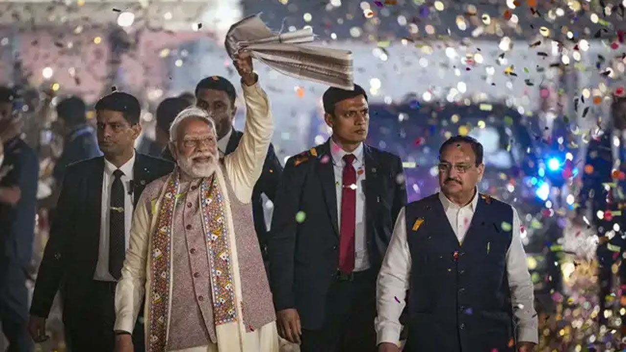 বিহারে নরেন্দ্র মোদির বিজেপি নেতৃত্বাধীন এনডিএ জোট পেয়েছে রেকর্ড জয়ের স্বাদ