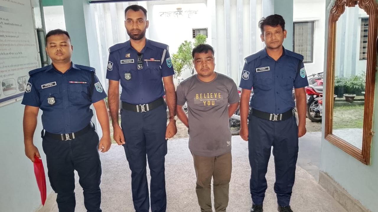 গ্রেফতার মূল আসামি মহাদেব রায়