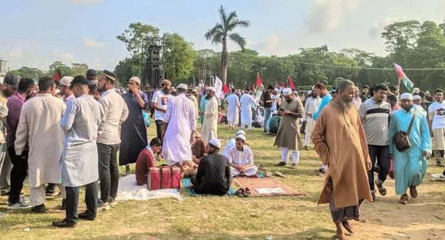 মার্চ ফর গাজা : সকালেই লোকে লোকারণ্য সোহরাওয়ার্দী উদ্যান