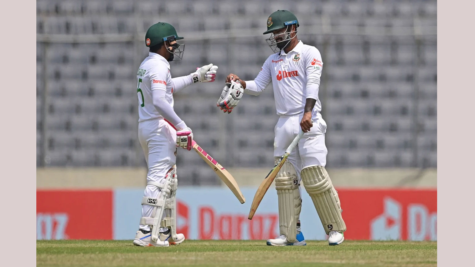 মুশফিকুর রহিম ও লিটন দাসের ব্যাটিং জুটি