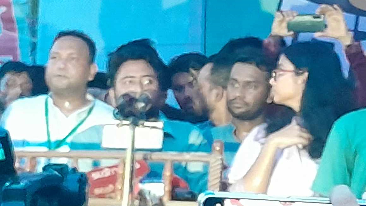 বক্তব্য রাখেন নাহিদ ইসলাম