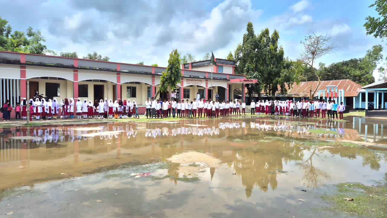 নিচু হওয়ায় অধিকাংশ সময় মাঠটি কাদাযুক্ত থাকে
