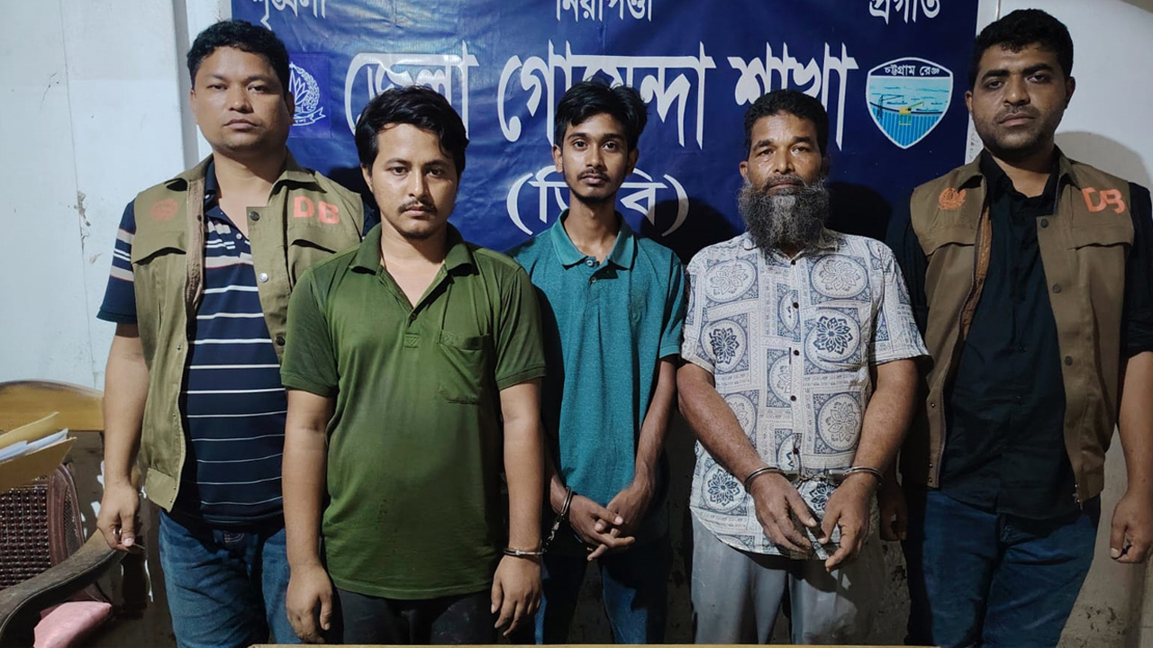 নোয়াখালীতে ১২০০ লিটার পেট্রোল জব্দ, গ্রেফতার ৩