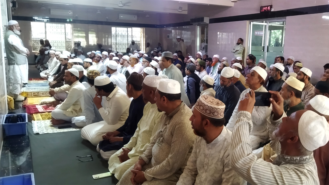 বক্তব্য রাখেন মুহাম্মদ নজরুল ইসলাম