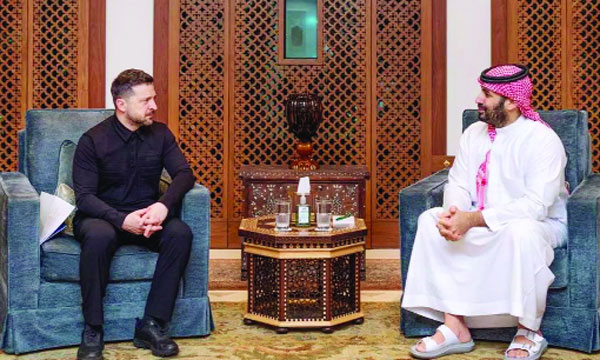 সৌদি আরবের জেদ্দায় ইউক্রেনের প্রেসিডেন্ট ভলোদিমির জেলেনস্কি সৌদি ক্রাউন প্রিন্স মোহাম্মদ বিন সালমানের সাথে সাক্ষাৎ করেন  : ইন্টারনেট