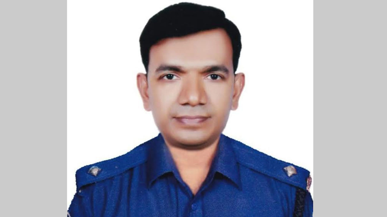 পাবনা জেলা পুলিশের গোয়েন্দা শাখার ওসি রাশেদুল ইসলাম