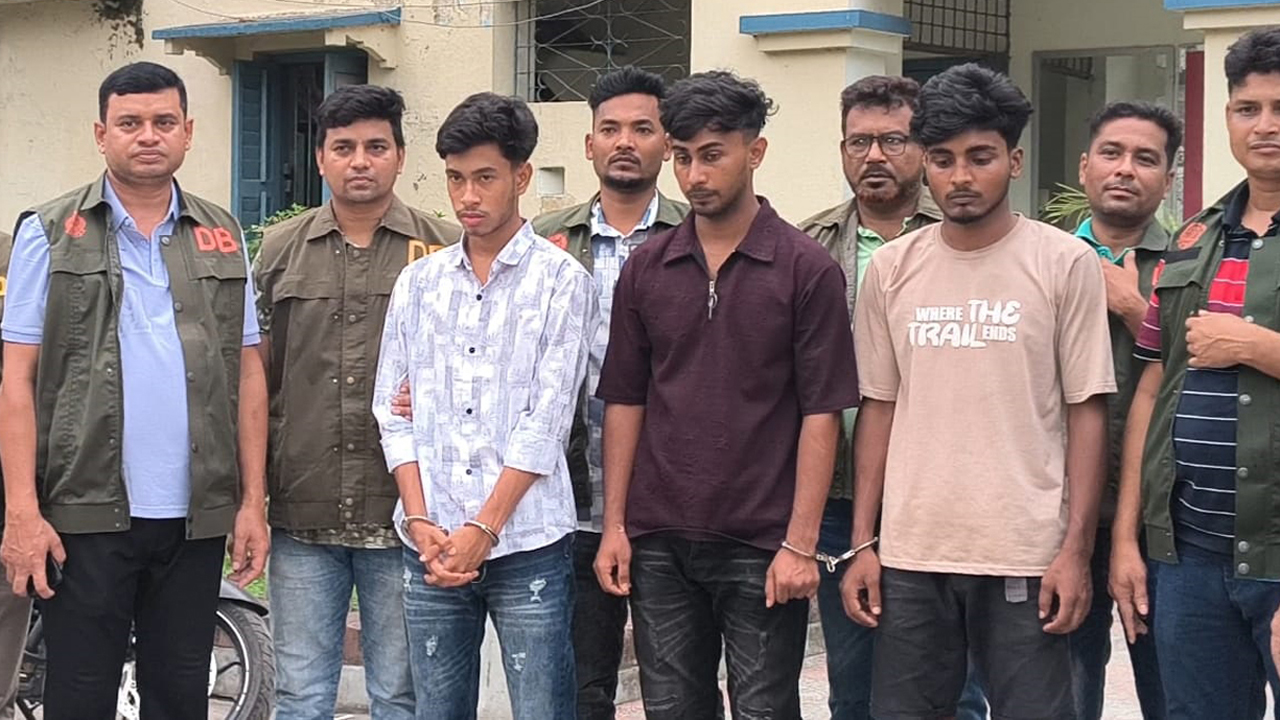পাবনায় ধর্ষণ ও হত্যার অভিযোগে আটক ৩