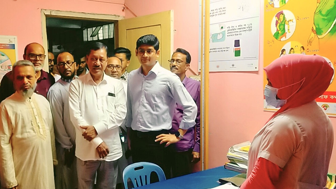 স্বাস্থ্য কমপ্লেক্স পরিদর্শনে সংসদ সদস্য