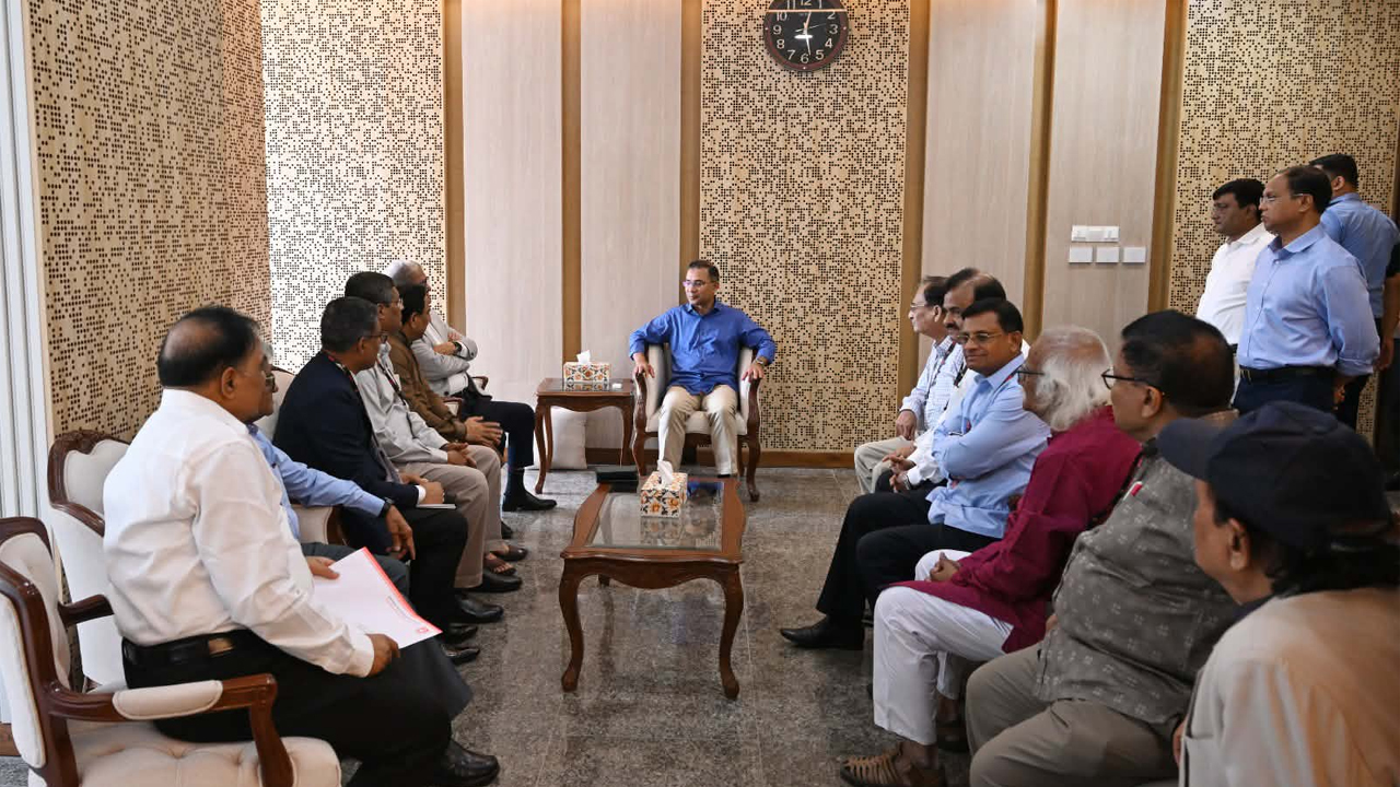 প্রধানমন্ত্রী তারেক রহমানের সাথে সাক্ষাৎ করেছেন বাংলাদেশ পূজা উদযাপন পরিষদের কেন্দ্রীয় কমিটির প্রতিনিধিদল