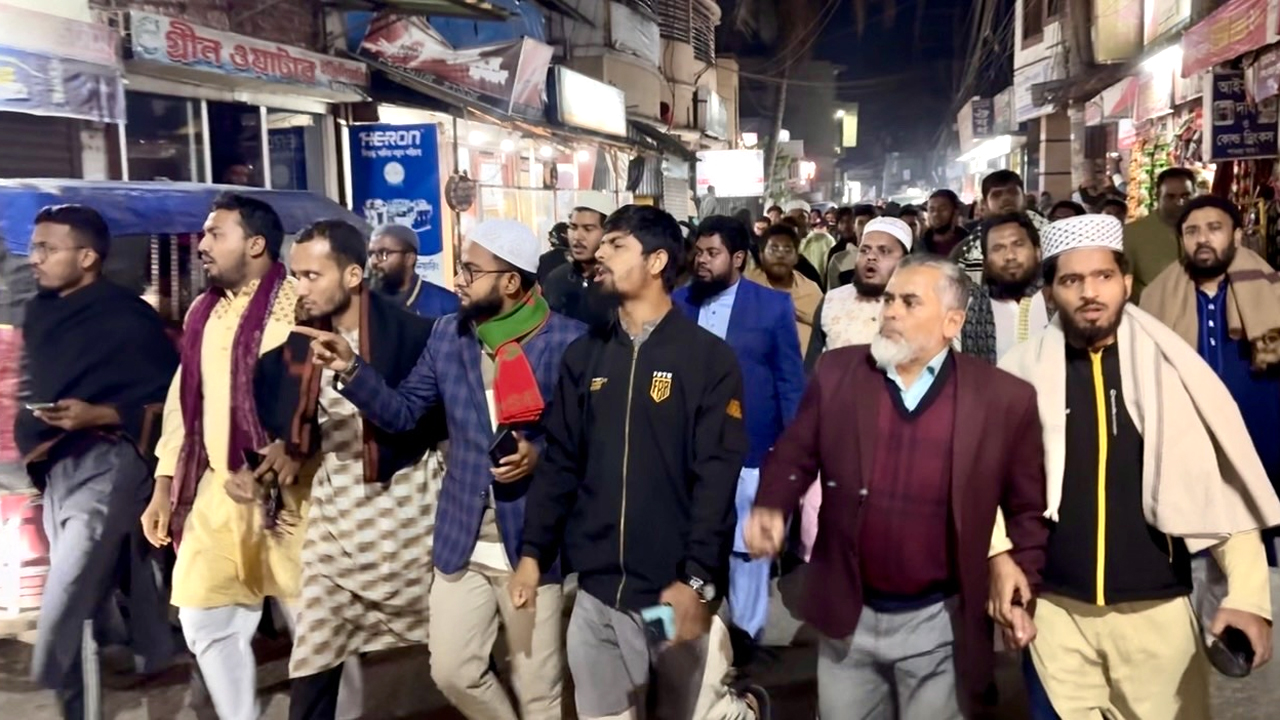 হাদিকে গুলি করার প্রতিবাদে ছাত্রশিবিরের বিক্ষোভ