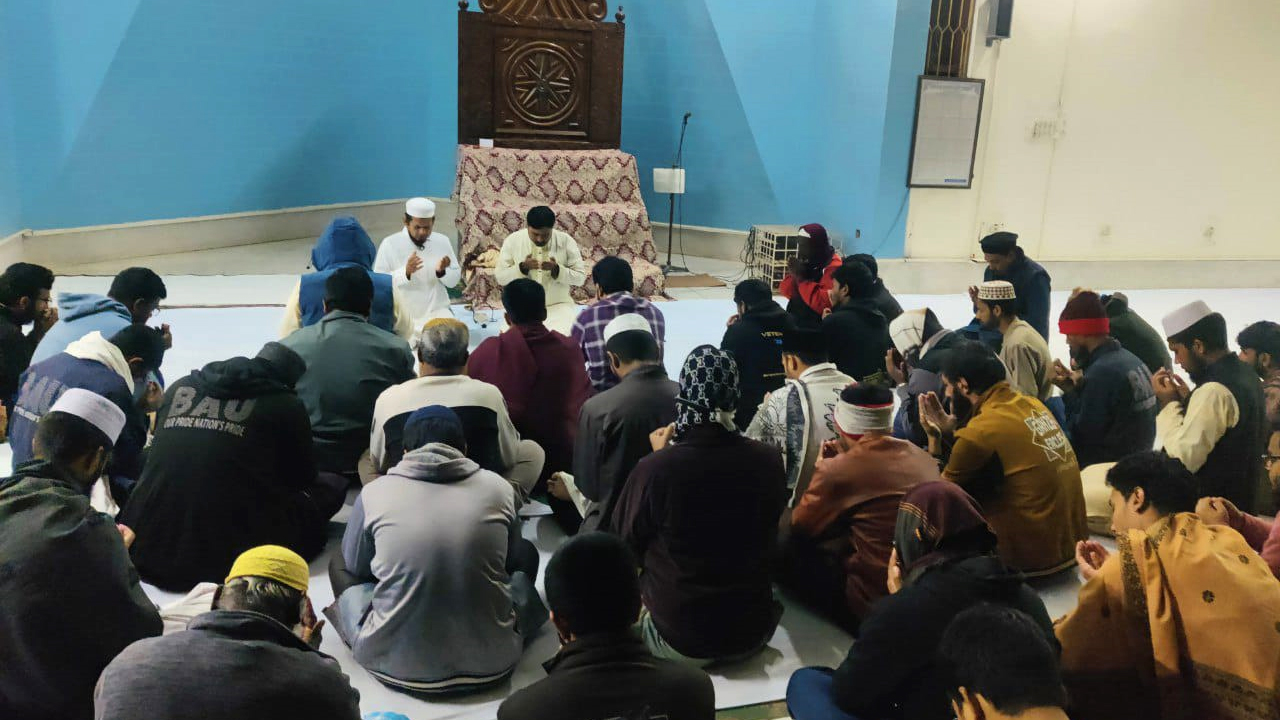 ওসমান হাদির সুস্থতা কামনায় বিশেষ দোয়া মাহফিল