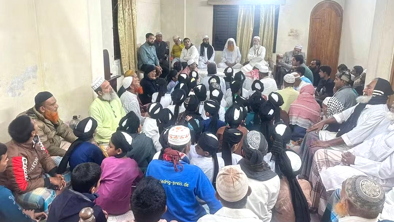 বেগম খালেদা জিয়ার পৈতৃক বাড়িতে দোয়া মাহফিল