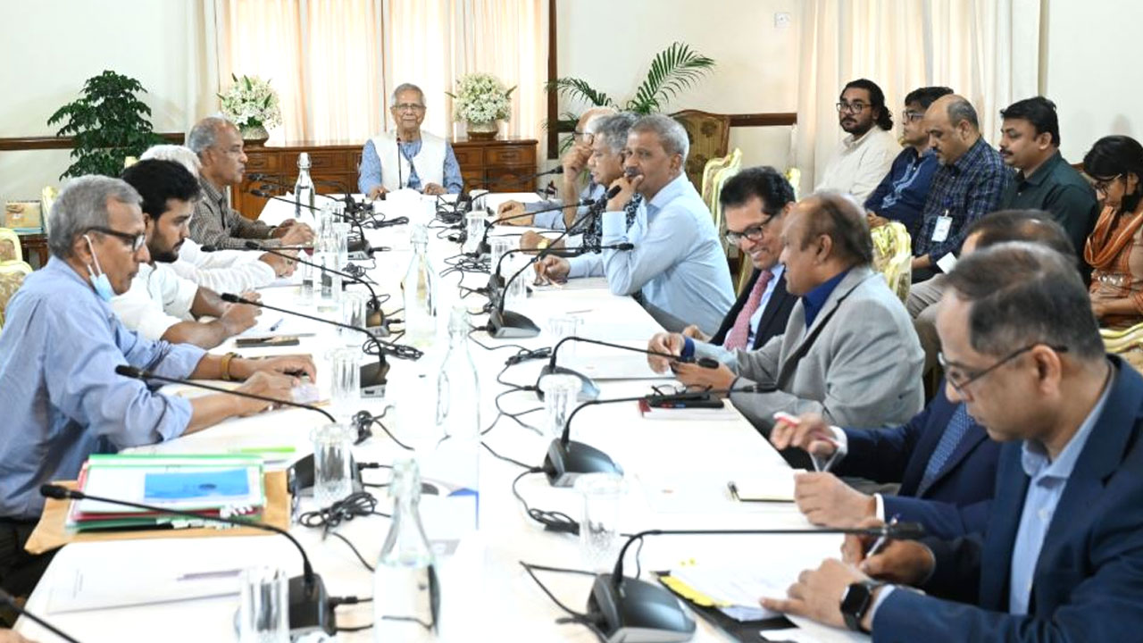 যমুনায় প্রধান উপদেষ্টার সভাপতিত্বে উচ্চপর্যায়ের বৈঠক