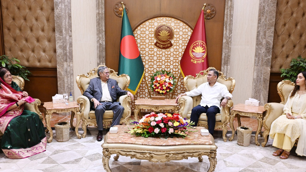 রাষ্ট্রপতি মো: সাহাবুদ্দিনের সাথে প্রধানমন্ত্রী তারেক রহমানের সাক্ষাৎ