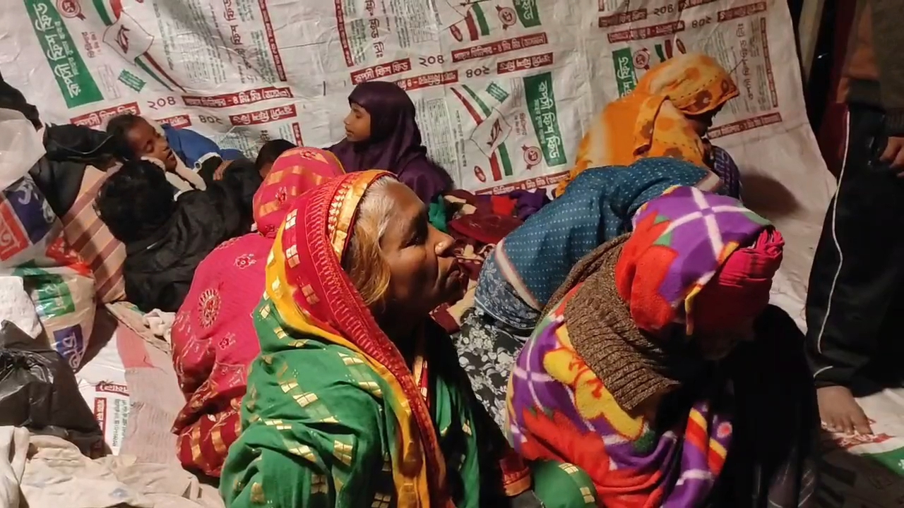 রাতের আধারে দর্শনায় ১৪ ভারতীয়কে পুশইন