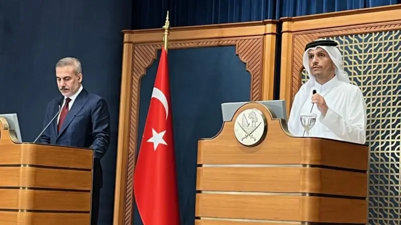 সংবাদ সম্মেলনে কাতারের প্রধানমন্ত্রী মোহাম্মেদ বিন আবদুর রহমান আল থানি