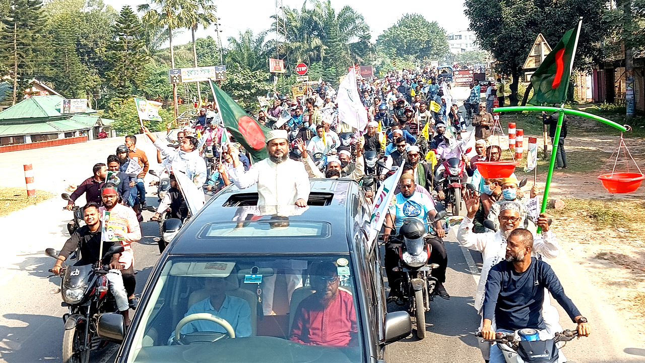 জামায়াত প্রার্থী দেলাওয়ারের বর্ণাঢ্য মোটরসাইকেল র‌্যালি