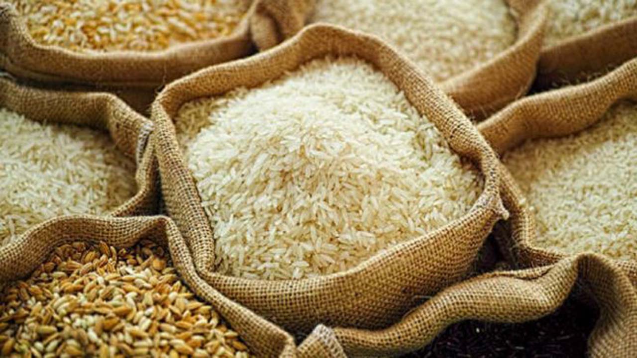 দেশে প্রায় ১৬ লাখ টন চাল ও এক লাখ টনের মতো গম মজুদ আছে প্রায়