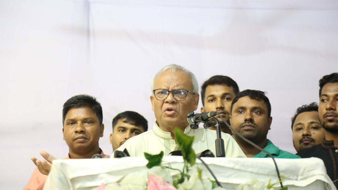 প্রধানমন্ত্রী তারেক রহমানের কারামুক্তি দিবস উপলক্ষে আয়োজিত আলোচনা সভায় অ্যাডভোকেট রুহুল কবির রিজভী