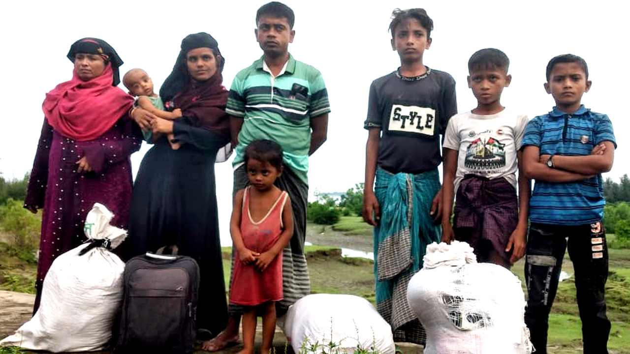 আজকে আটক আট