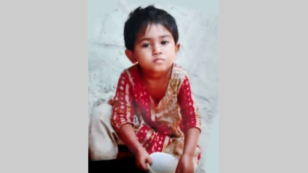 নিখোঁজের পর প্রতিবেশীর ঘরে মিলল শিশুর লাশ