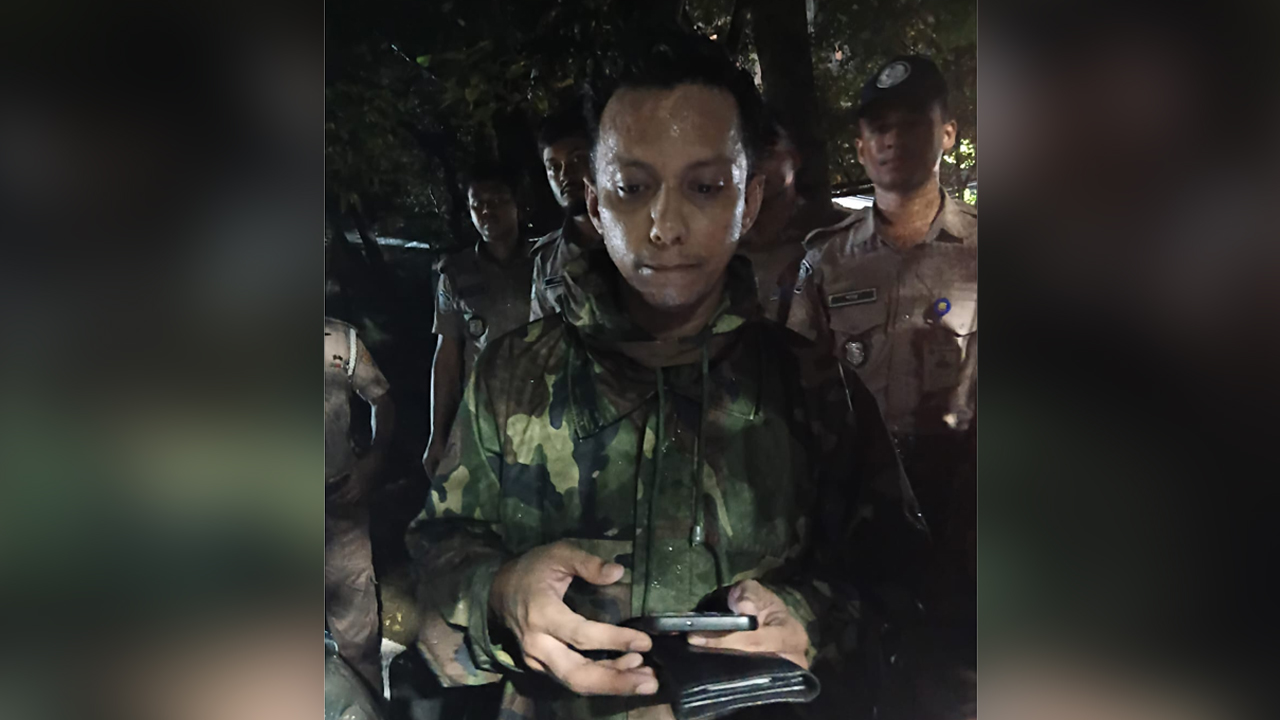পাকিস্তান দূতাবাসের সামনে থেকে ভুয়া ডিজিএফআই সদস্যকে গ্রেফতার করেছে পুলিশ