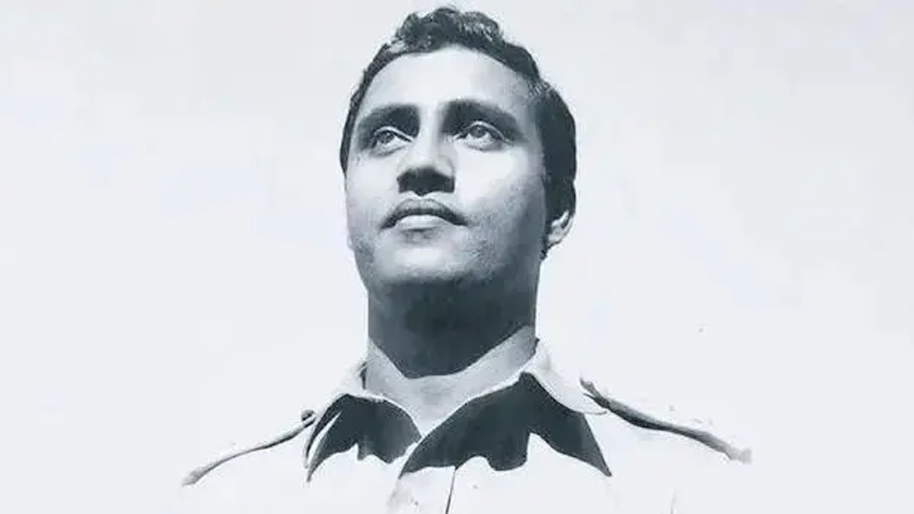 সাইফুল আজম বাংলাদেশসহ একাধিক দেশের বিমানবাহিনীর নেতৃত্বে ছিলেন