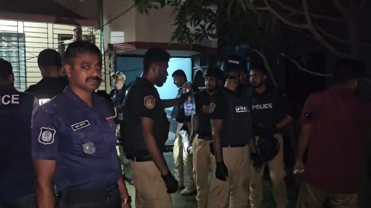 সাভারে কাউন্টার টেররিজম টিমের হাতে নাশকতা সৃষ্টিকারী এক সদস্য আটক