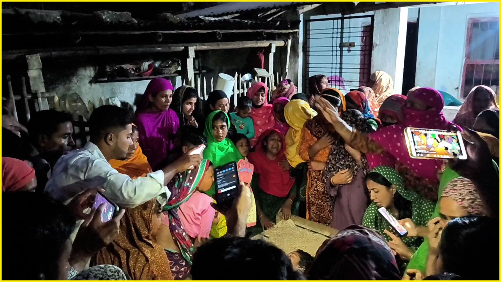 মৃত শিক্ষার্থীদের স্বজনদের আহাজারি