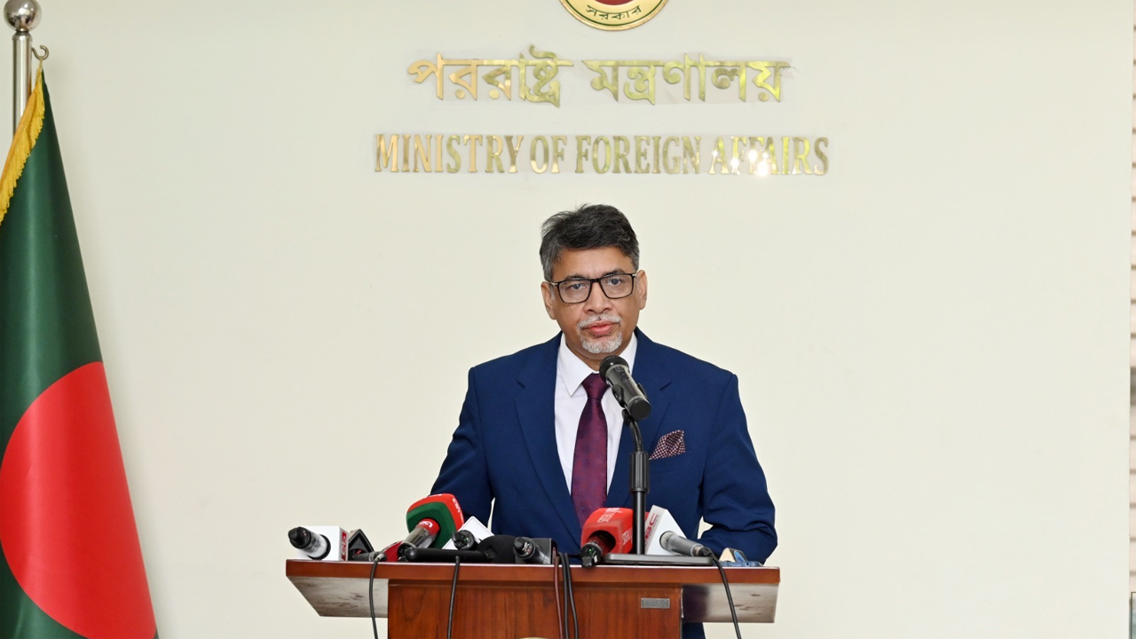 পররাষ্ট্র মন্ত্রণালয়ের অতিরিক্ত সচিব ও মুখপাত্র এ কে এম শহীদুল করিম