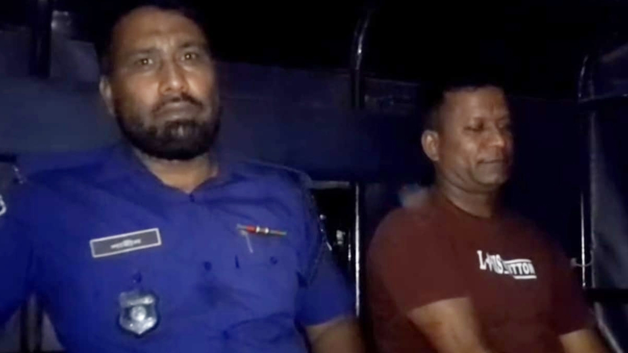 ভোক্তা অধিকার সংরক্ষণ আইনে ইউপি সদস্য শাহিনুর ইসলামকে ১৫ দিনের বিনাশ্রম কারাদণ্ড ও ২০ হাজার টাকা অর্থদণ্ড দেয়া হয়।