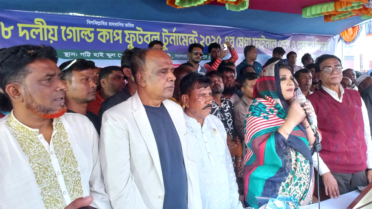 বক্তব্য রাখেন শামা ওবায়েদ ইসলাম