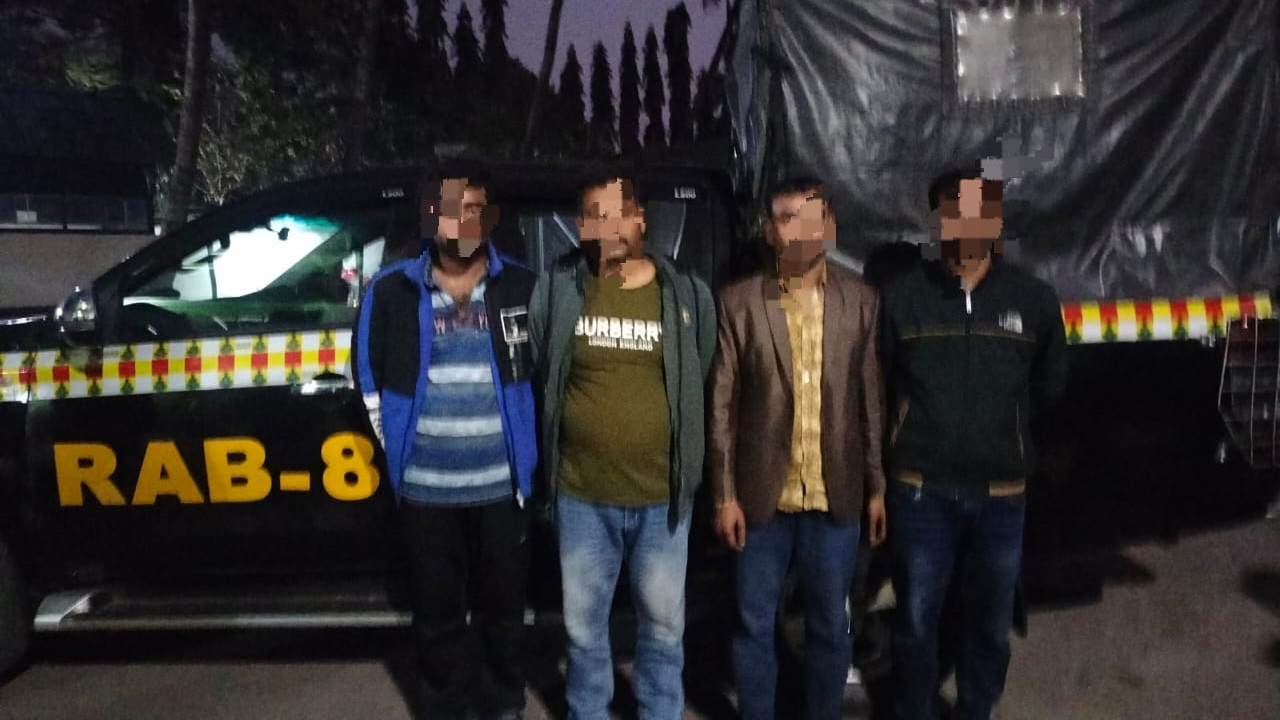 মোট পাঁচজনকে গ্রেফতার করেছে র‌্যাব