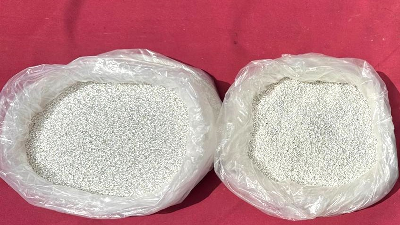 উদ্ধার ভারতীয় দানাদার রুপা