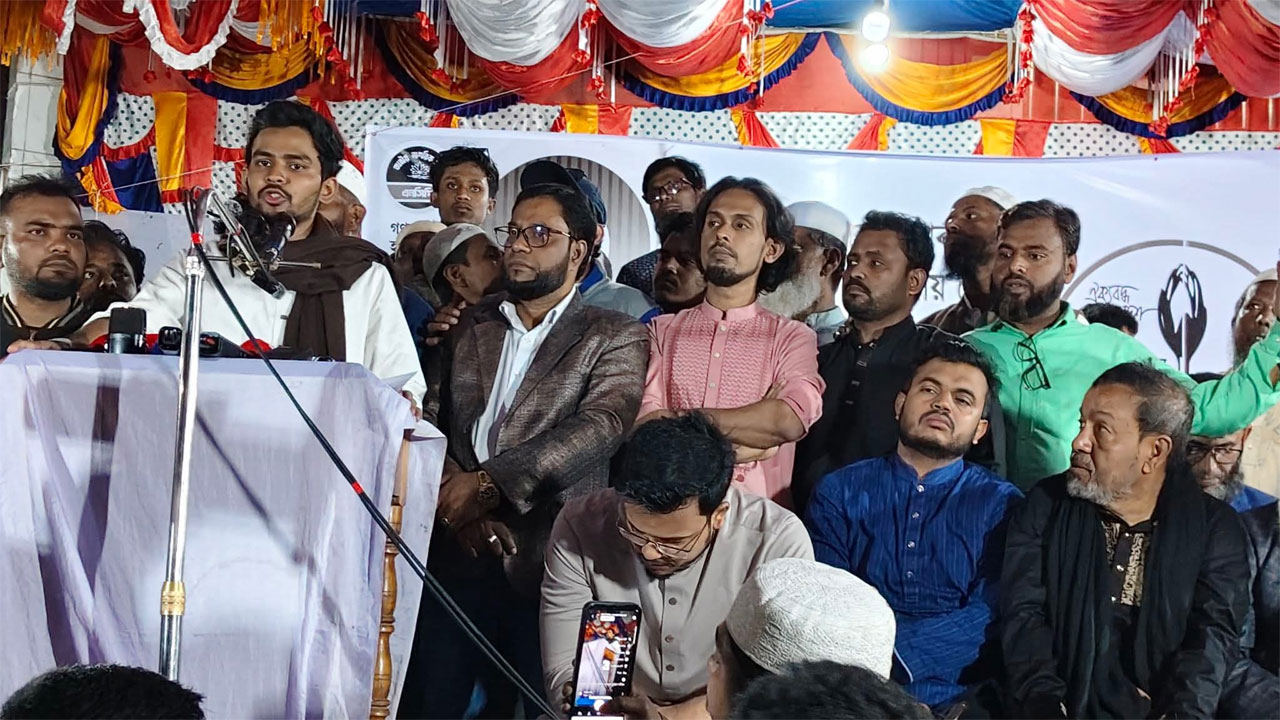 সরাইলে নির্বচনী প্রচারণা সভায় আসিফ মাহমুদ