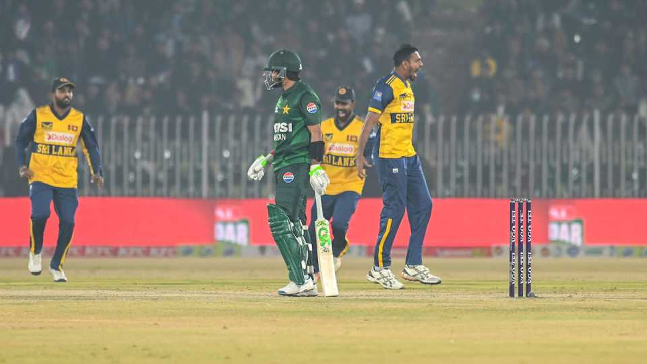 পাকিস্তানকে হারিয়ে ত্রিদেশীয় সিরিজের ফাইনালে শ্রীলঙ্কা