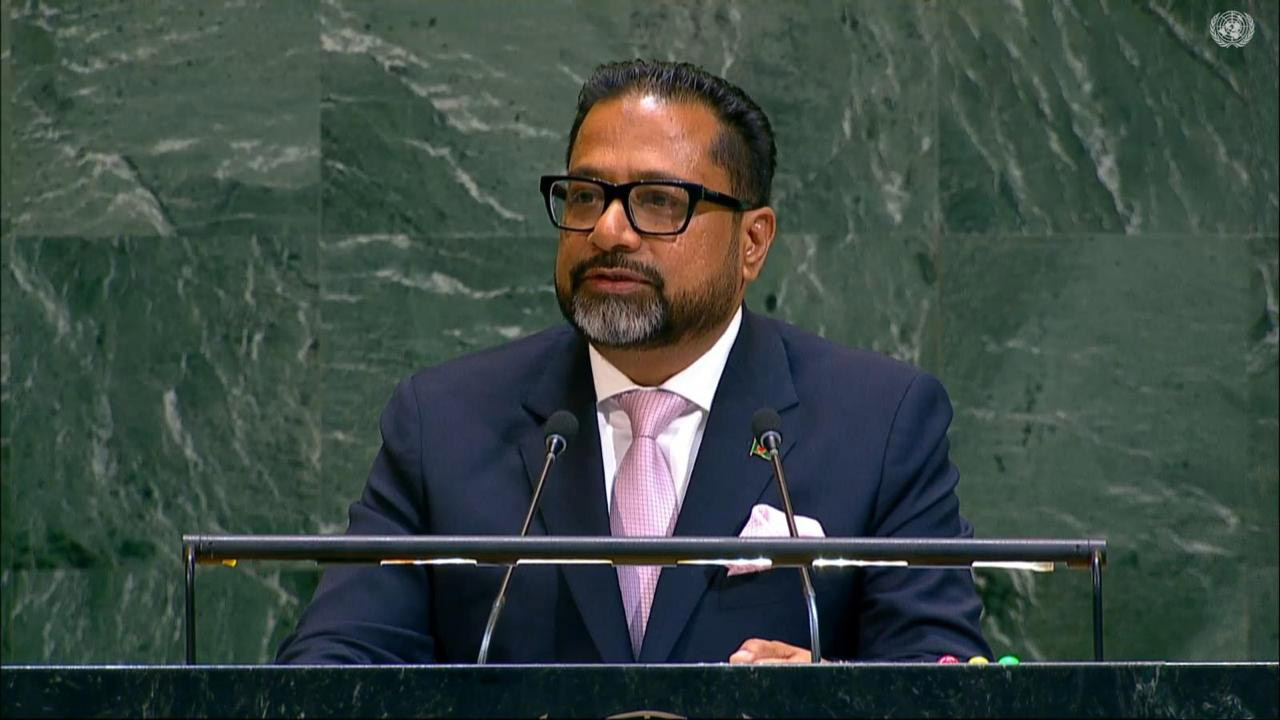 জাতিসঙ্ঘ সদরদফতরে অনুষ্ঠিত উচ্চপর্যায়ের বৈঠকে বাংলাদেশের পক্ষে বক্তব্য রাখেন গৃহায়ণ ও গণপূর্ত প্রতিমন্ত্রী আহম্মদ সোহেল মনজুর