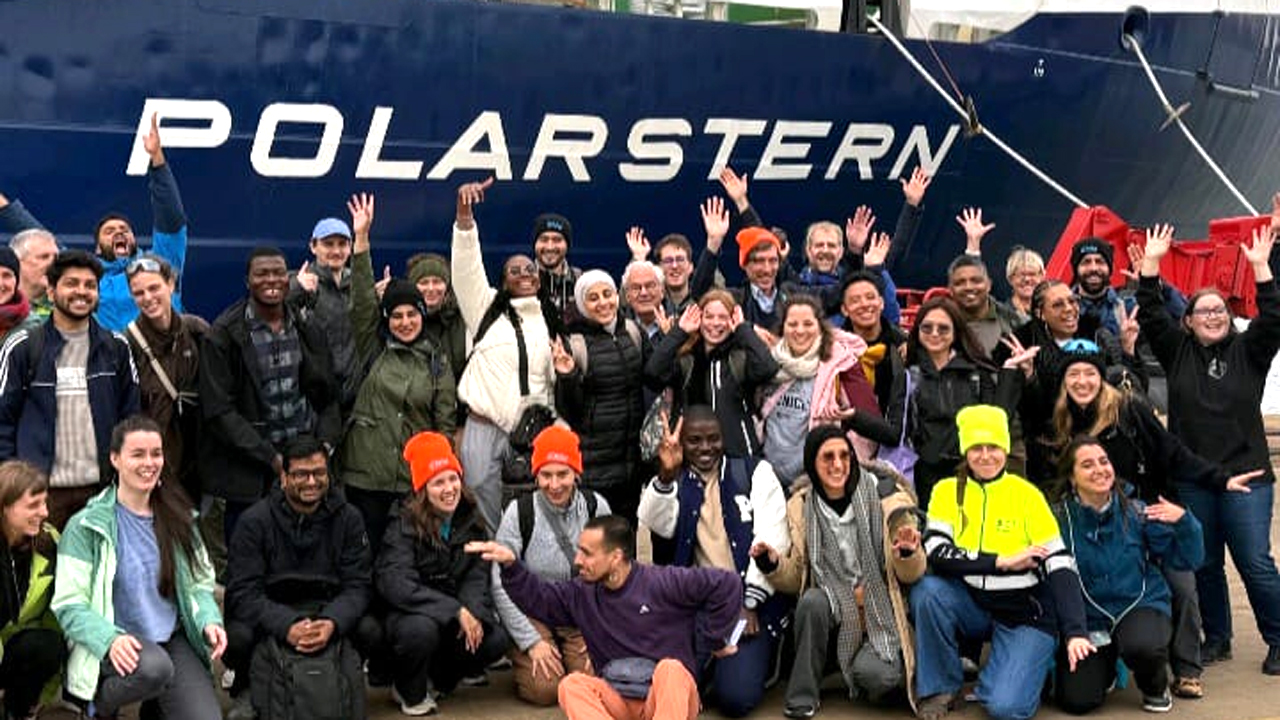 আটলান্টিক মহাসাগরে মাসব্যাপী গবেষণা প্রশিক্ষণে শাবিপ্রবির শিক্ষক-শিক্ষার্থী