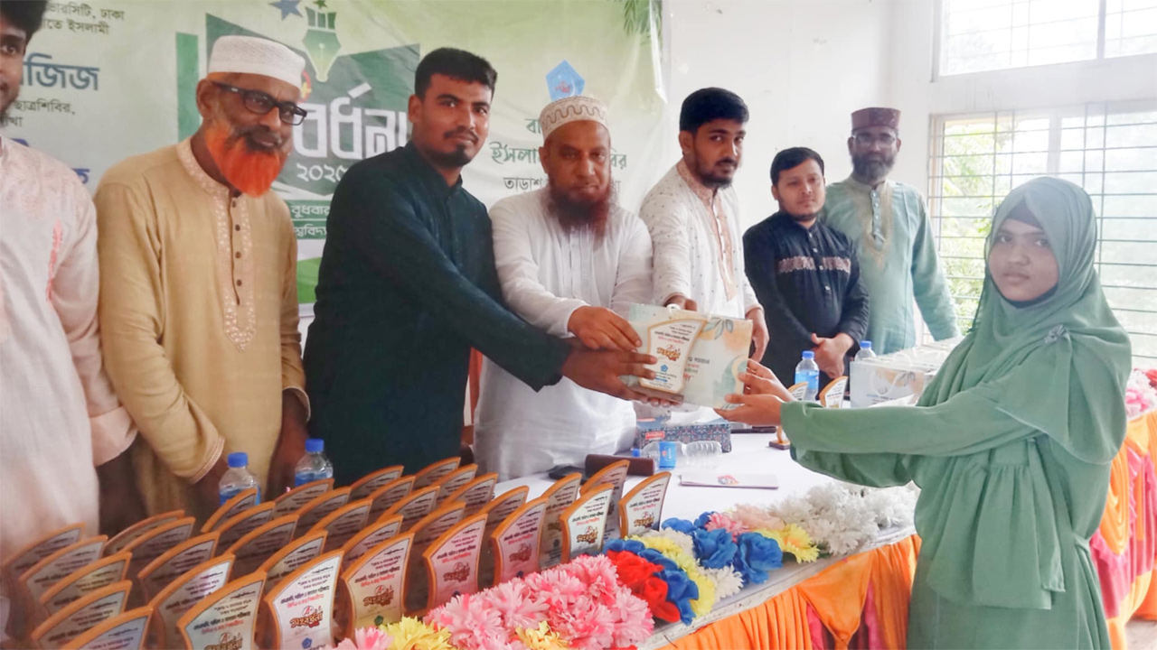 তাড়াশে জিপিএ-৫ প্রাপ্ত শিক্ষার্থীদের ছাত্রশিবিরের সংবর্ধনা