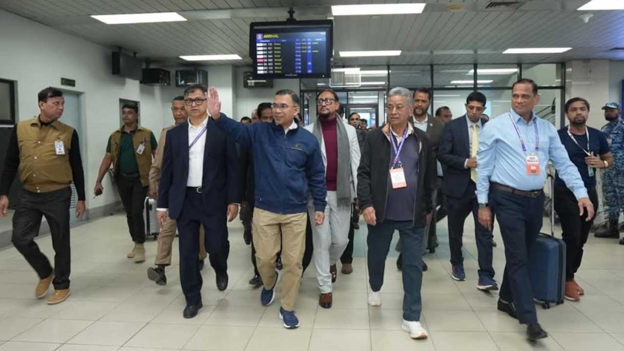 তারেক রহমানের সাথে সালাহউদ্দিন আহমেদ, আমীর খসরু মাহমুদ চৌধুরীসহ অন্যরা