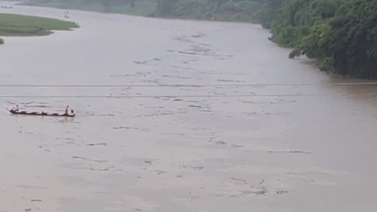 বান্দরবানের সাঙ্গু নদীর পানি বেড়েছে