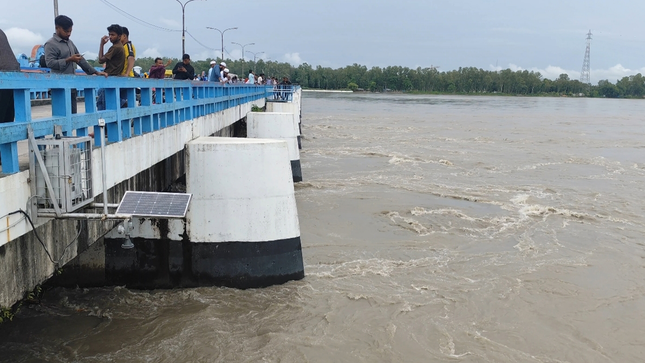 কমছে তিস্তার পানি