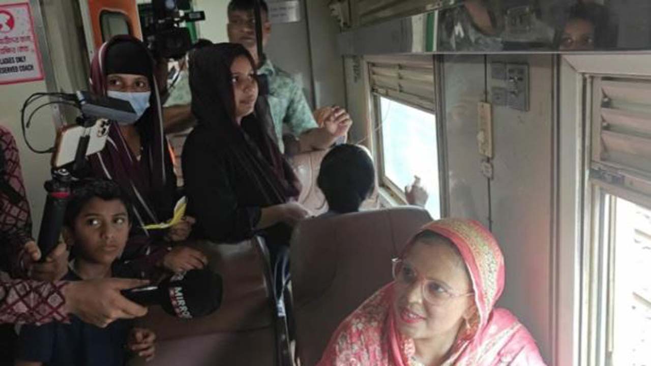 নারী যাত্রীদের জন্য ট্রেনে বিশেষ কোচ