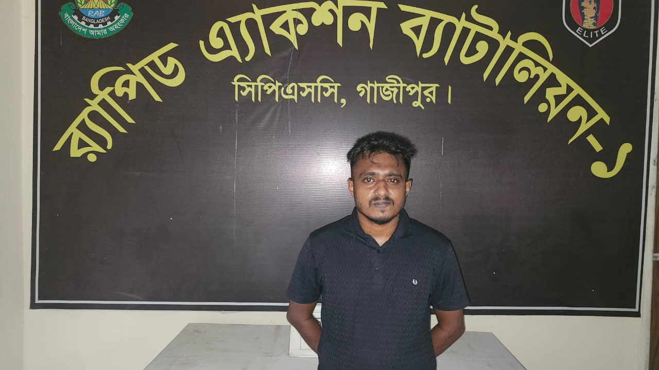 গাজীপুরে আলোচিত রনি হাসান হত্যা মামলার প্রধান আসামি ফাহাদ সরকার টুটুলকে গ্রেফতার করেছে র‌্যাব