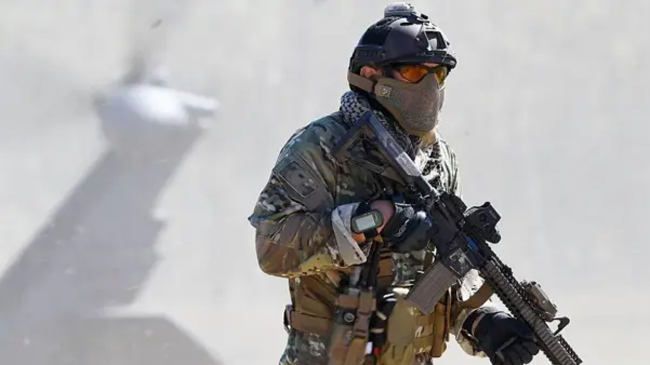 উদ্ধার অভিযানে আছে যুক্তরাষ্ট্র বিমান বাহিনীর প্যারারেস্কিউ ইউনিট