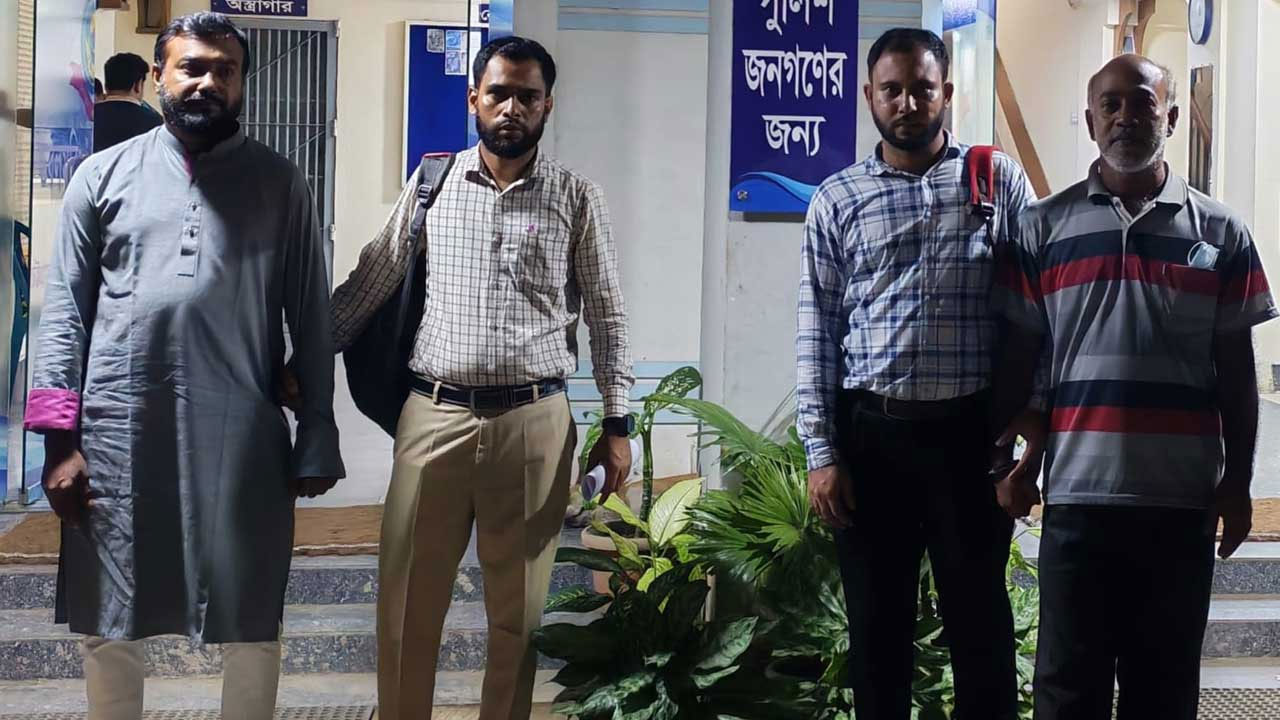 সাবেক ভূমিমন্ত্রী সাইফুজ্জামান চৌধুরী জাবেদের দু’জন অ্যাজেন্ট উৎপল পাল ও মো: আবদুল আজিজকে গ্রেফতার